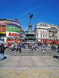  Fotografie Attraktion  Der Piccadilly Circus ist der verkehrsreichste und belebteste Platz von London
