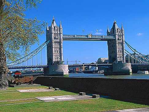 Tower of London Bild von Citysam  Blick zur Tower Bridge
